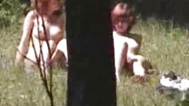 Rita bersumpah kepada suaminya xxx indo mp4 untuk membuka pakaiannya telanjang.