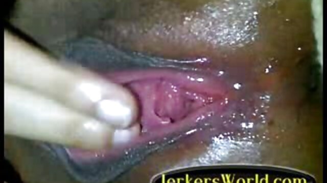 Model porno Kat Dior getar pantatnya dan memiliki payudara telanjang di bokep indo xx periskop.