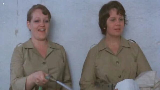 si plumper mengambil dua senapan sekaligus. mp4 indo sex