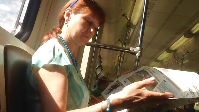 Lidah pirang Rusia Menjilat telur xxx indo selingkuh ke pacar dan dia pergi.