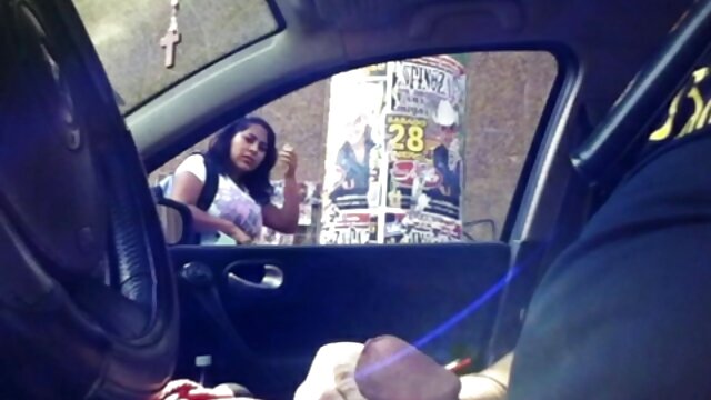 fat granny fucks kemaluannya dengan unshaved poon. xxx kontol indo