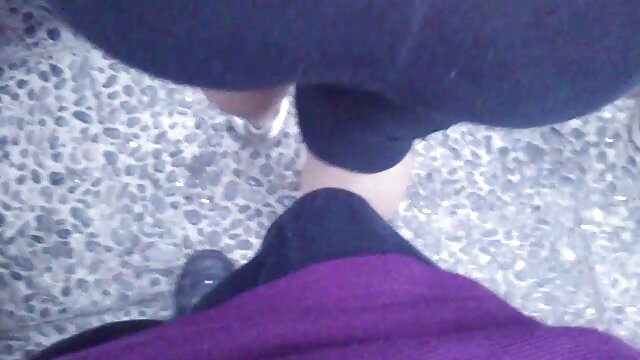 pukulan pergi ke pergelangan kaki bikep indo xxx di kursi belakang.